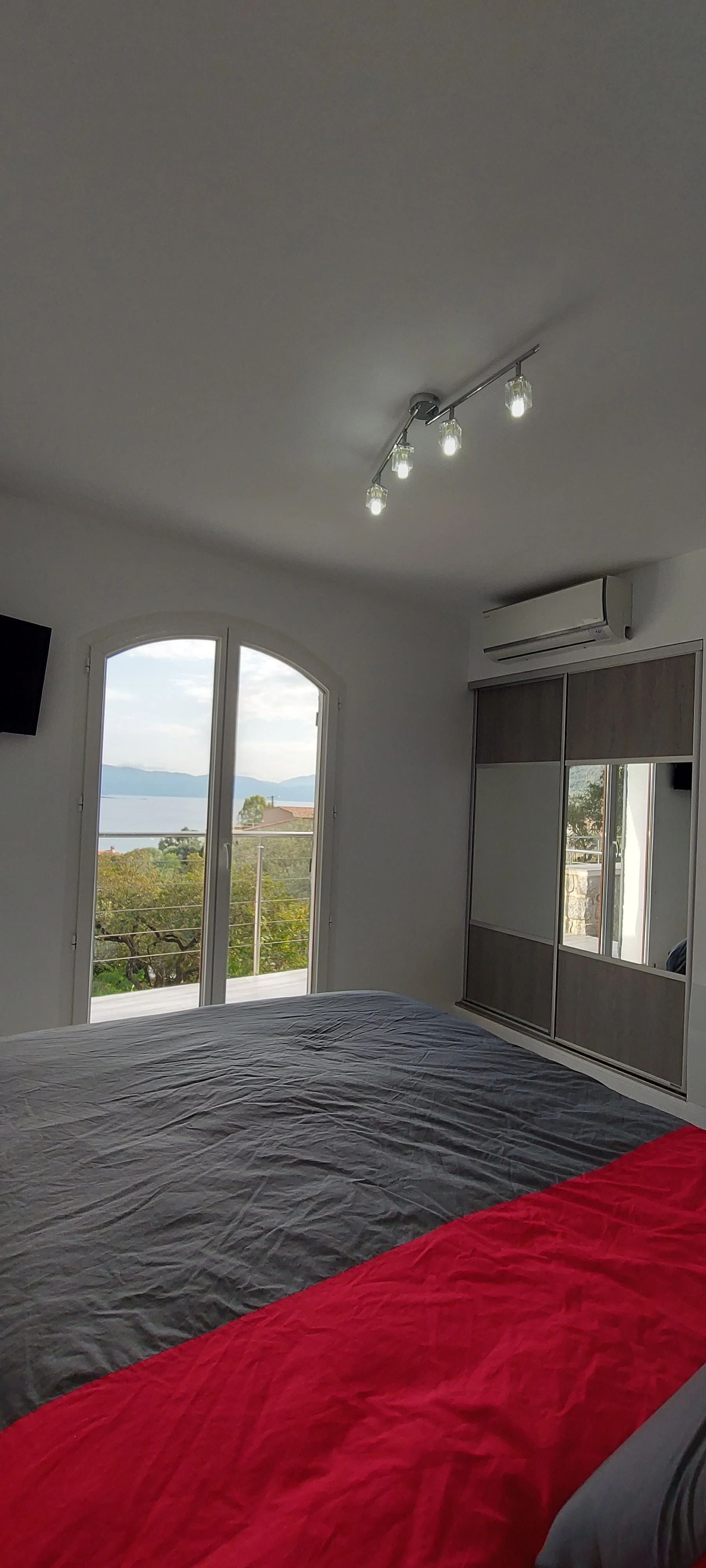 Chambre n°1 côté fenêtre