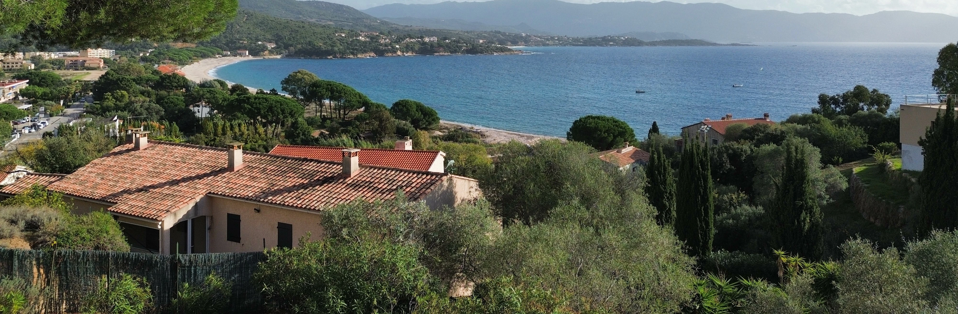 Vue sur le golfe de Sagone de la Terrasse des Oliviers